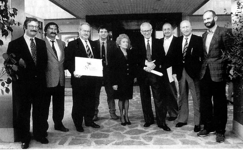 Alberto Zanetti Lorenzetti, Claudio Enrico Baldini, Ottavio Castellini (che mostra il logo disegnato da Martino Gerevini), Raul Leoni, Rosetta Nulli Bonomelli, Roberto L. Quercetani, Luciano Fracchia, Augusto Frasca e Aldo Capanni